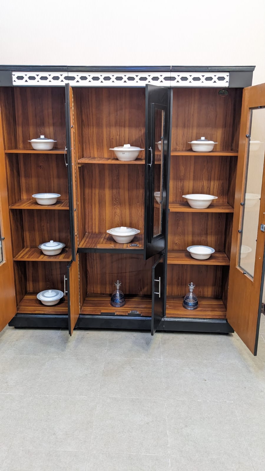 4 Door Crockery Divider