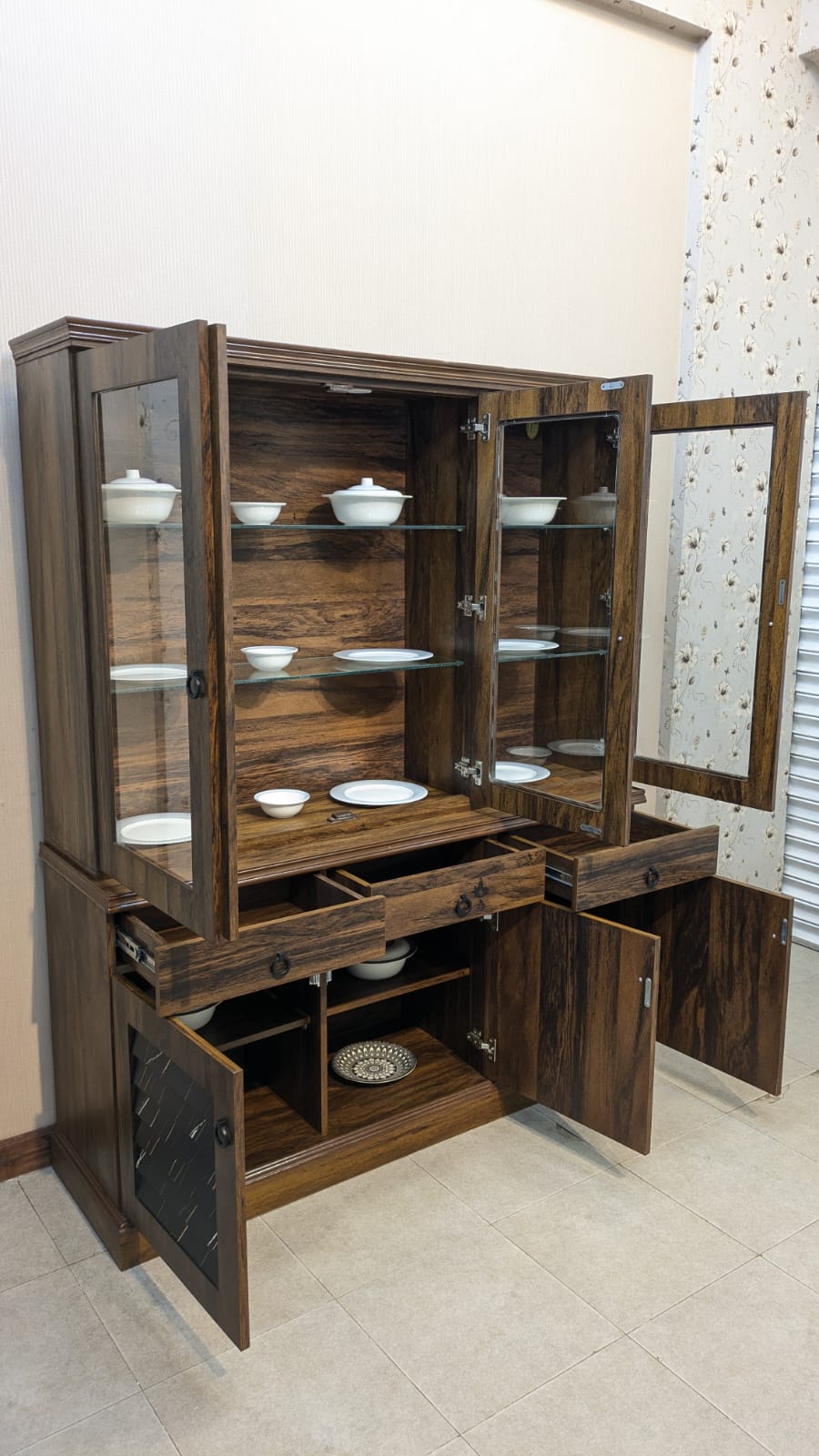 Brand New Crockery Divider
