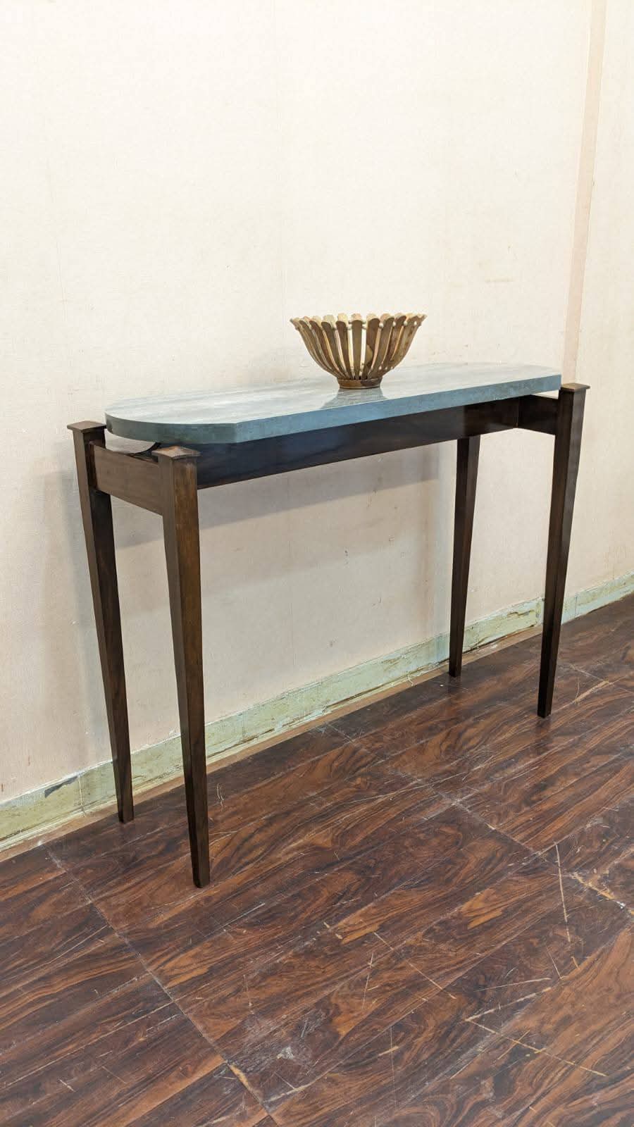Sleek Console