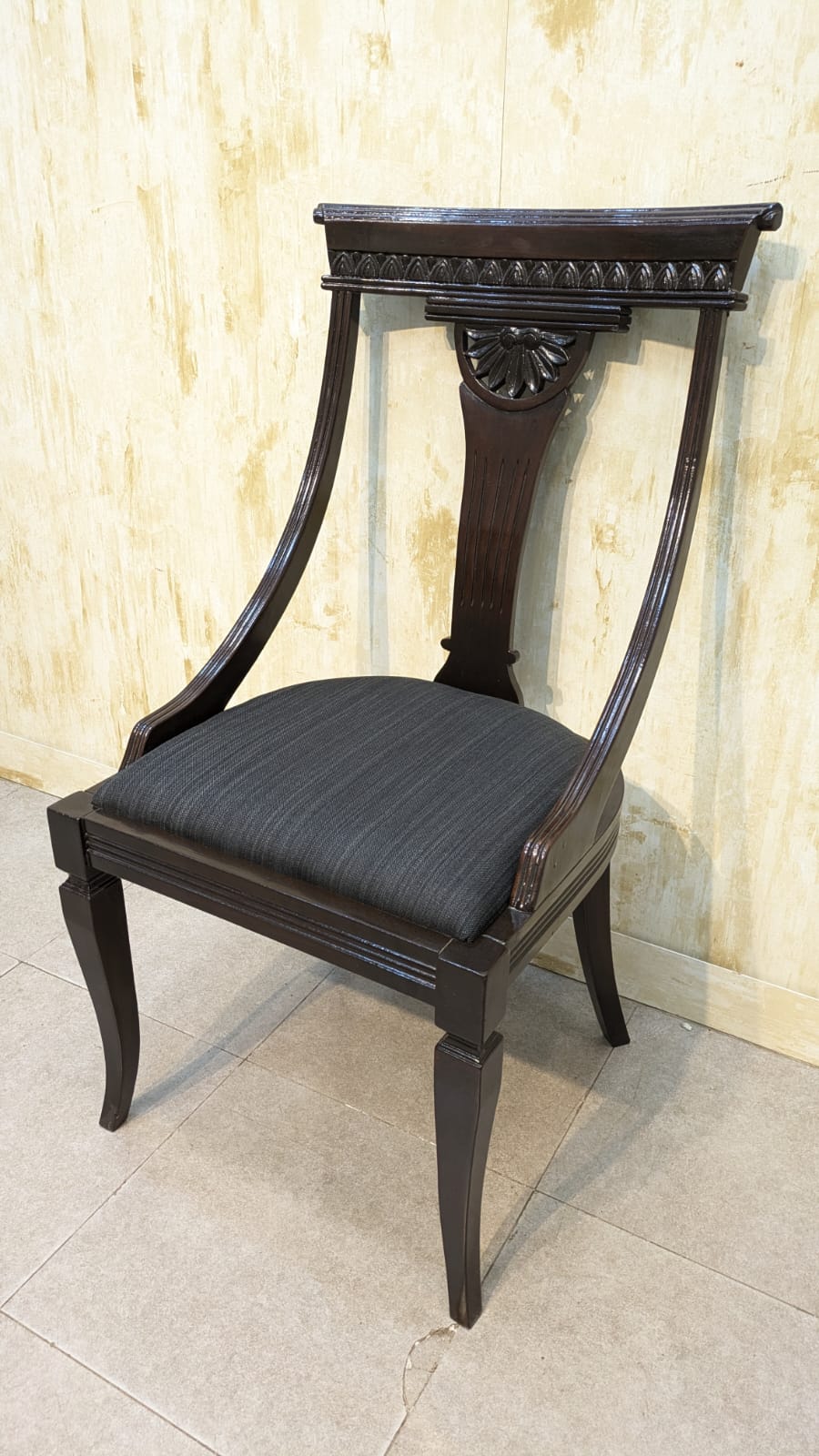 Round Shape 5 Seater Dining Table