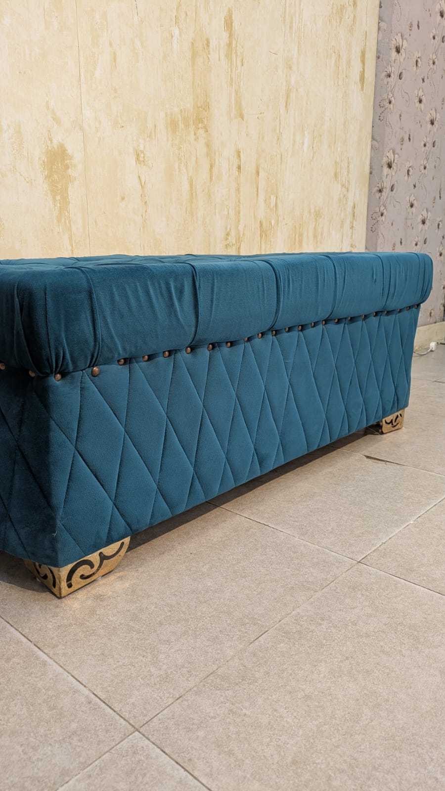 Beautiful 2 Seater Chesterfield Ottoman