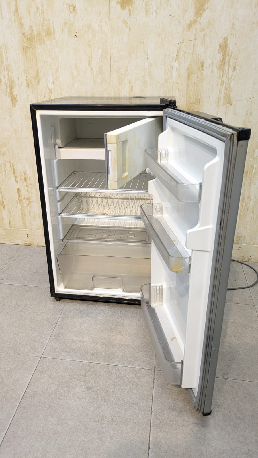 Dawlance Room Refrigerator