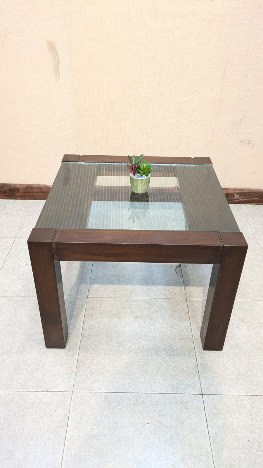 100% Solid Sheesham Wood Corner Table