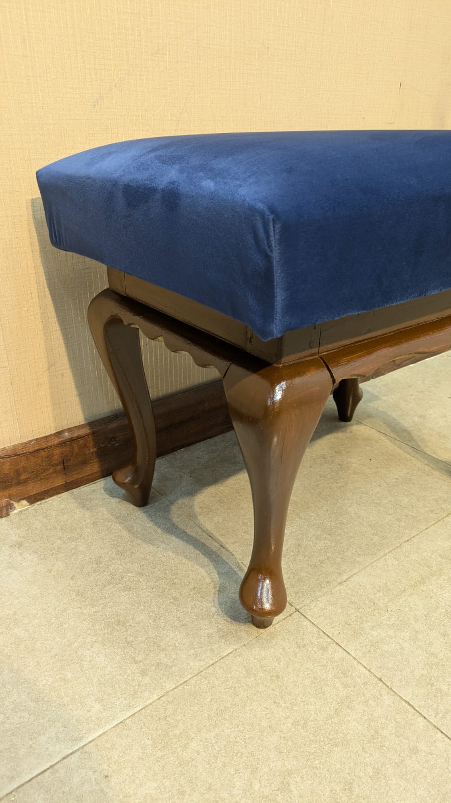 2 Seater Seattee with 4 Stools Or Pedicure Set