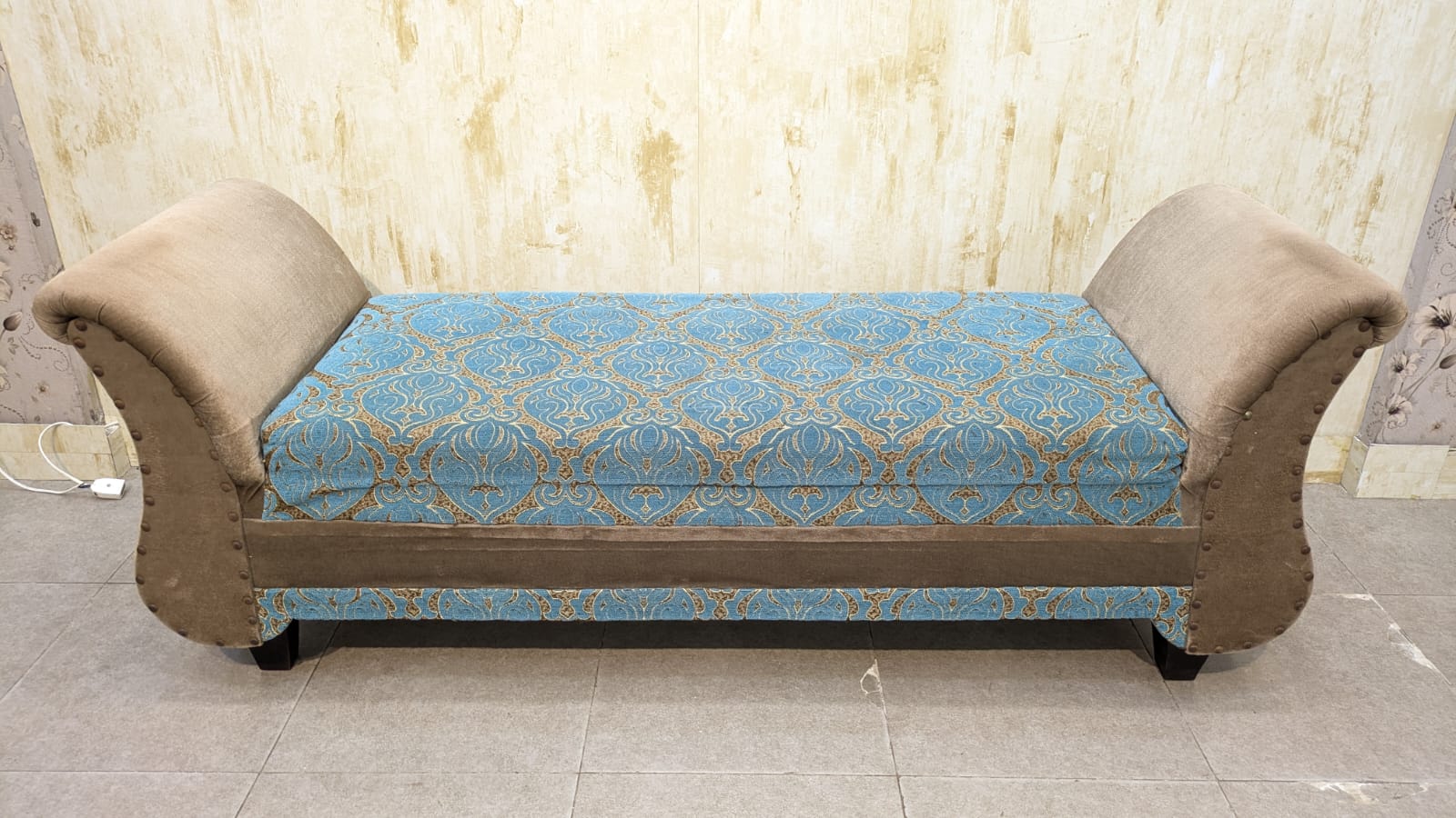 2 Seater Seattee