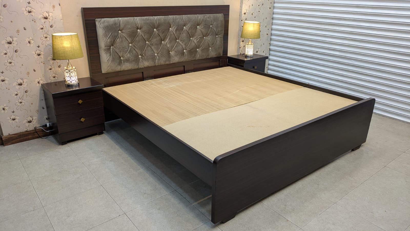 King Size Bed with 2 Side Tables