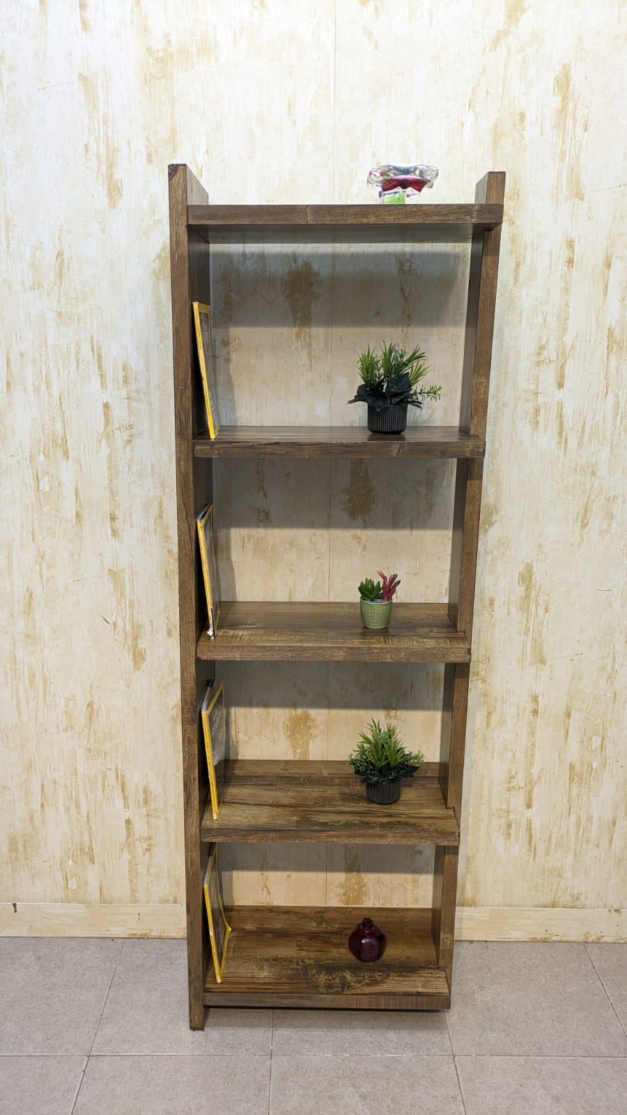 Brand New Stylish Bookshelf / Decorative Shelf