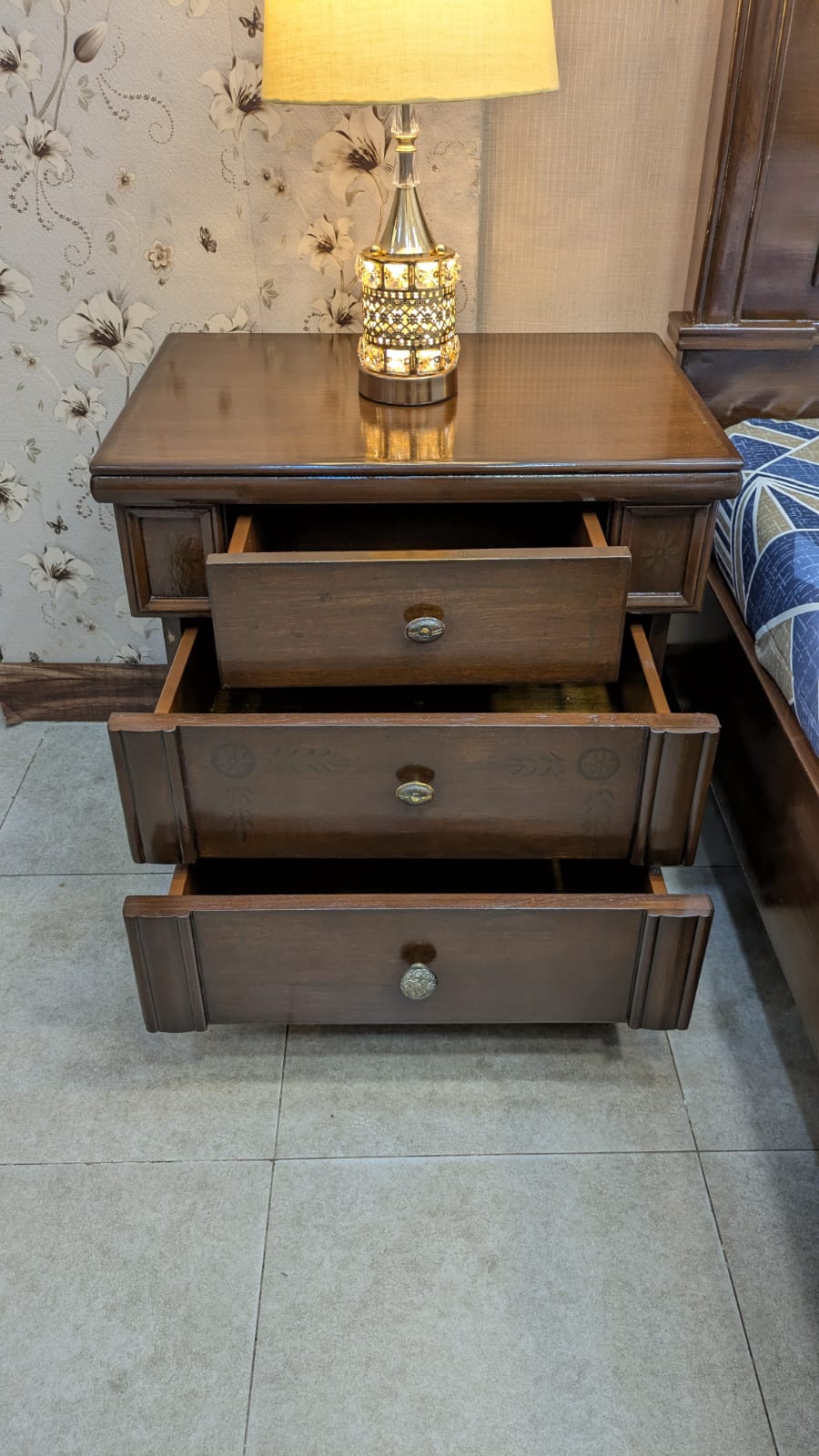 King Size Bed With 2 Side Tables and Dressing Table