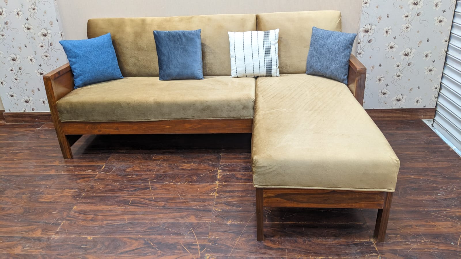 Sheesham Wood 4 Seater L Shape Sofa Set