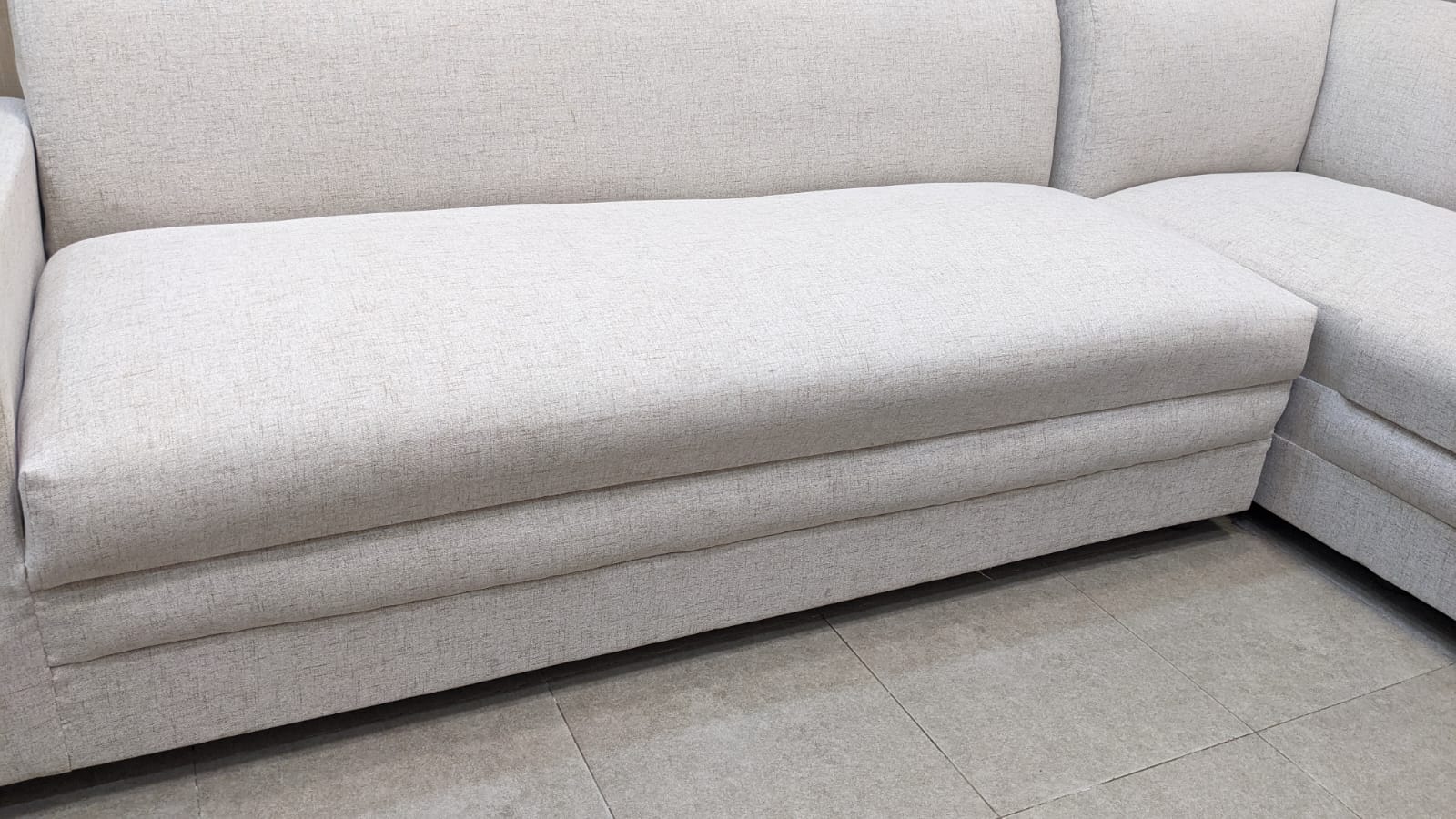 Modern Design 5 Seater L Shape Sofa Set with Center Table