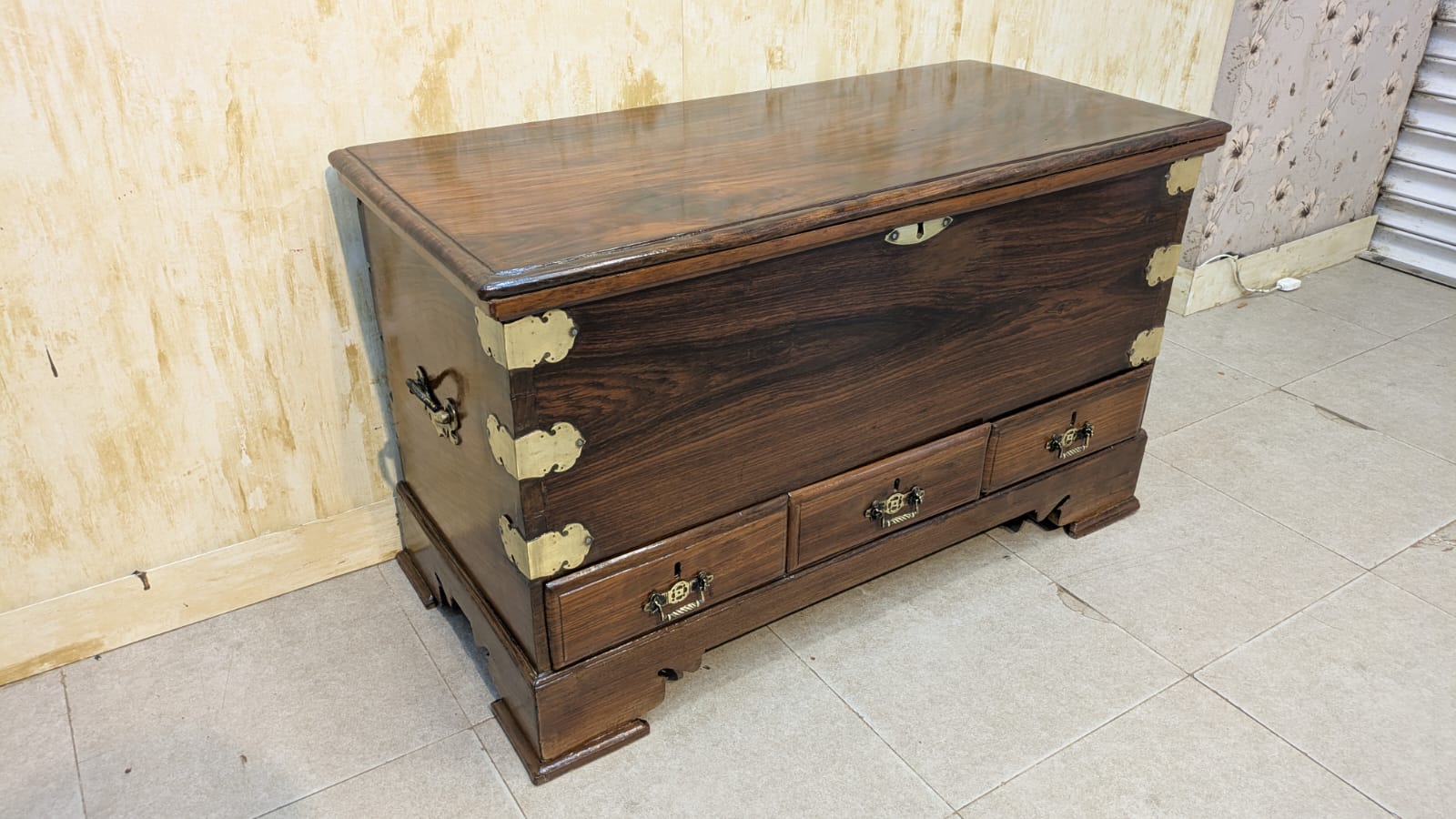 Antique Mid Century Solid Sheesham Wood Trunk