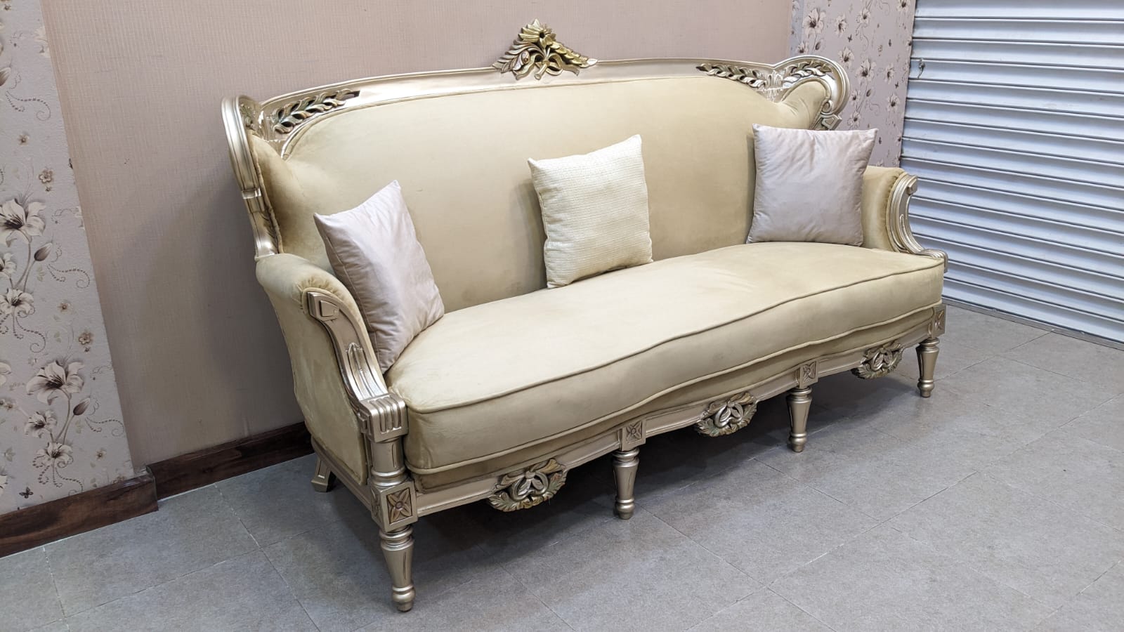 Solid Sheesham Wood 3 Seater Chinioti Sofa