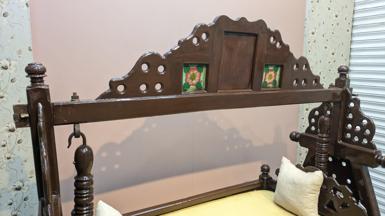 ANTIQUE SHEESHAM WOOD JHULA – A TIMELESS MASTERPIECE