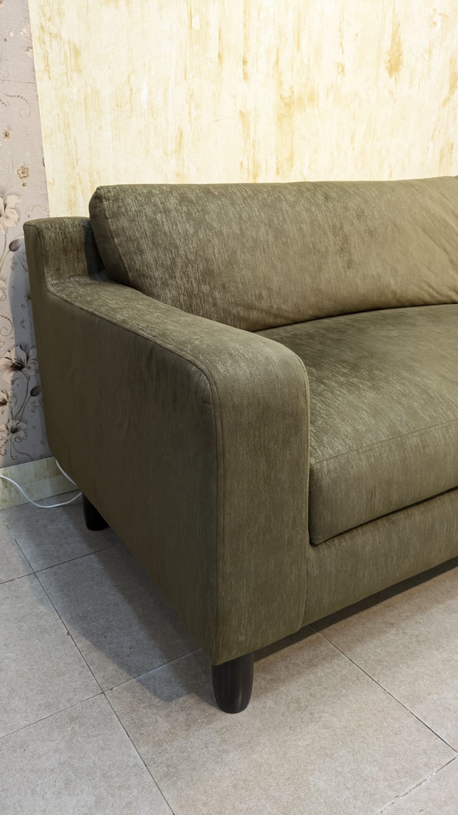 4 Seater Sofa Set with 2 Ottomans