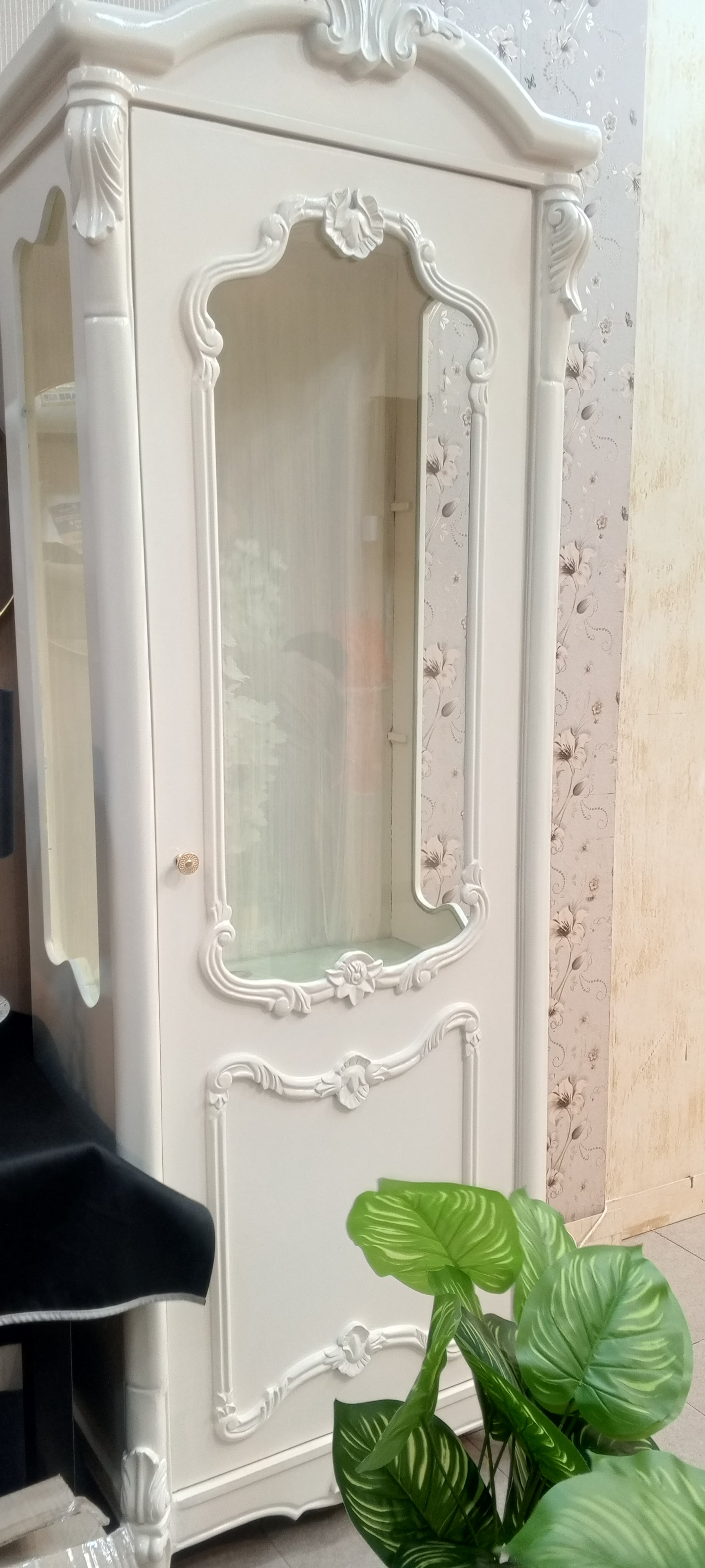 Brand New Unused Crockery Divider