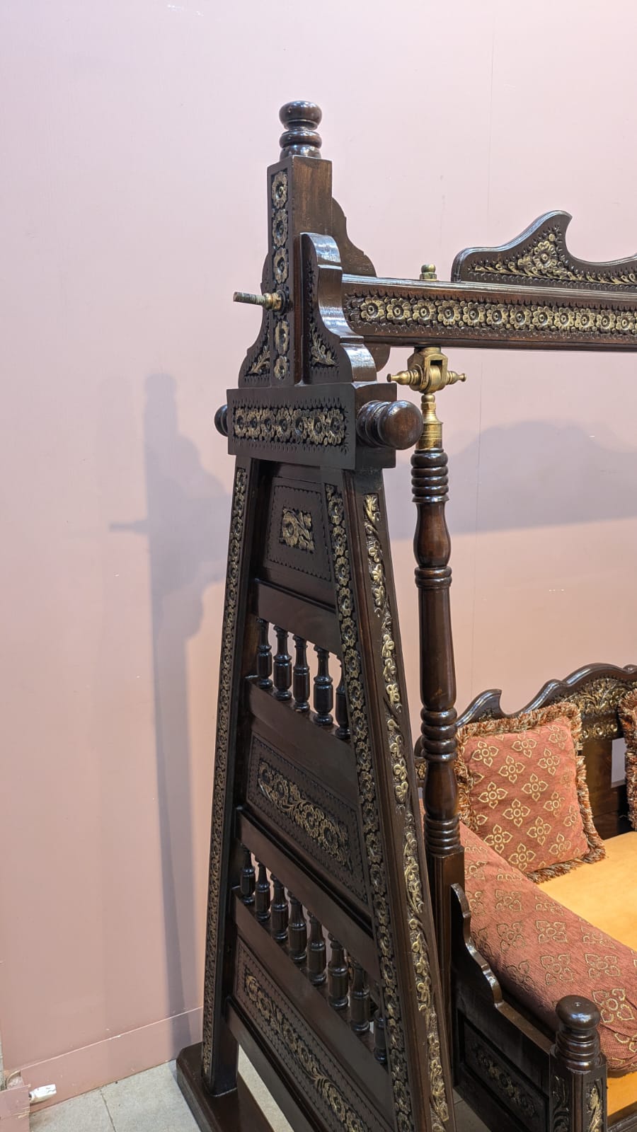 ROYAL ELEGANCE – A TIMELESS CHINIOTI JHOOLA MASTERPIECE
