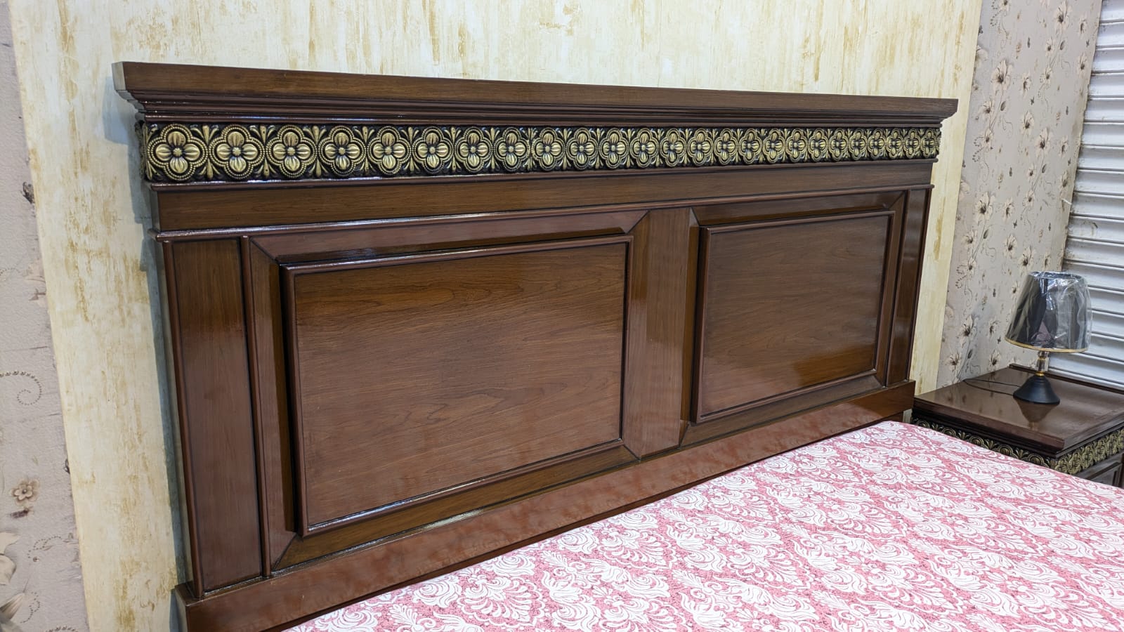 Elegant King Size Bedroom Set