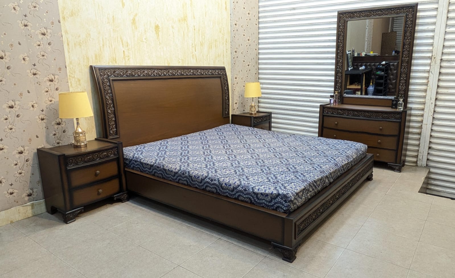 King Size Bed With 2 Side Tables and Dressing Table