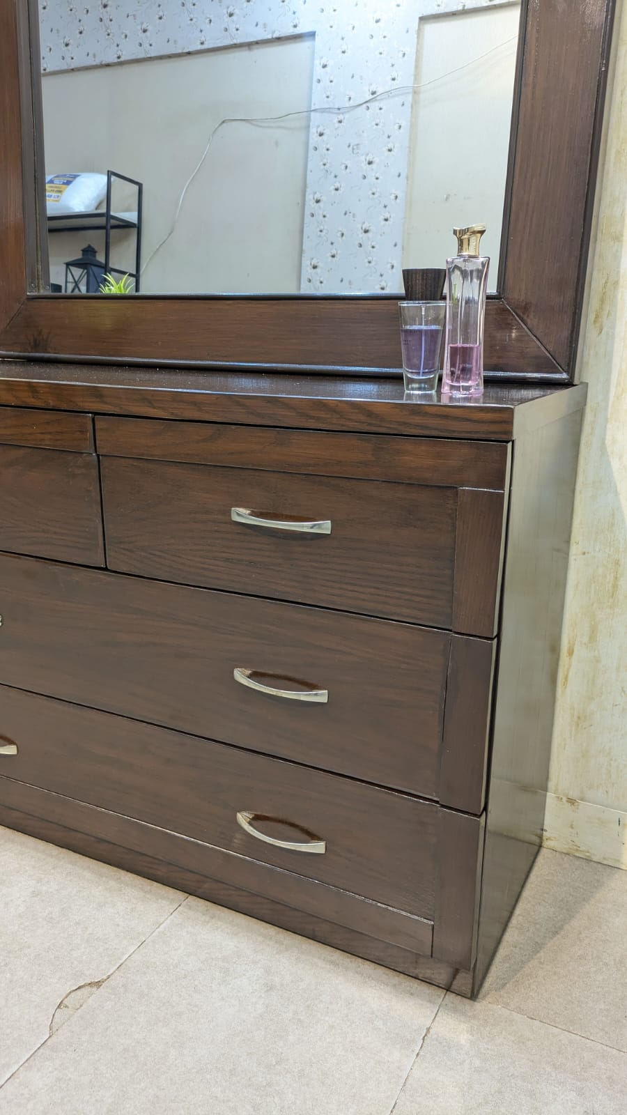 Elegant Dressing Table With Wall mounted Mirror