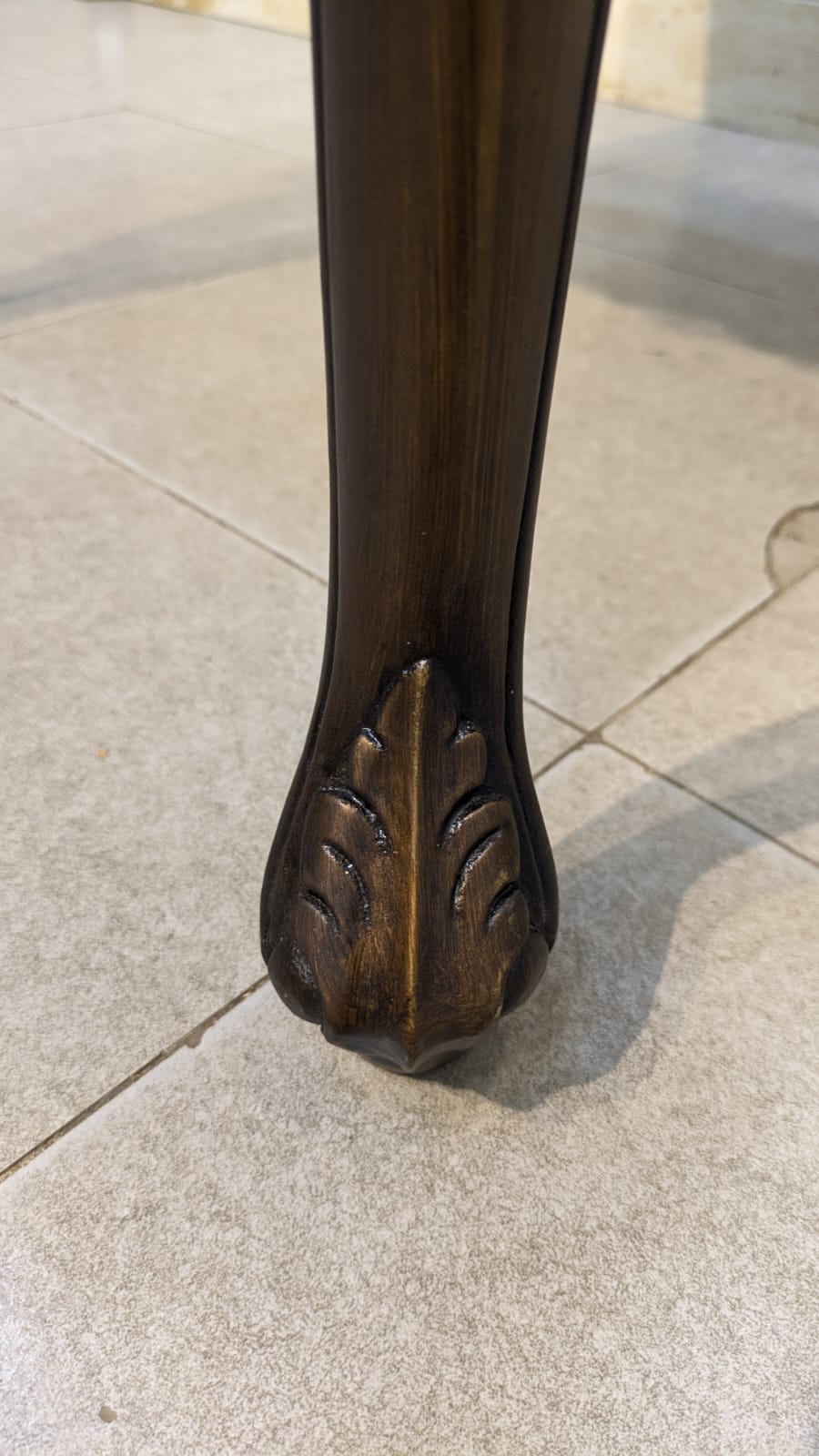 Corner table