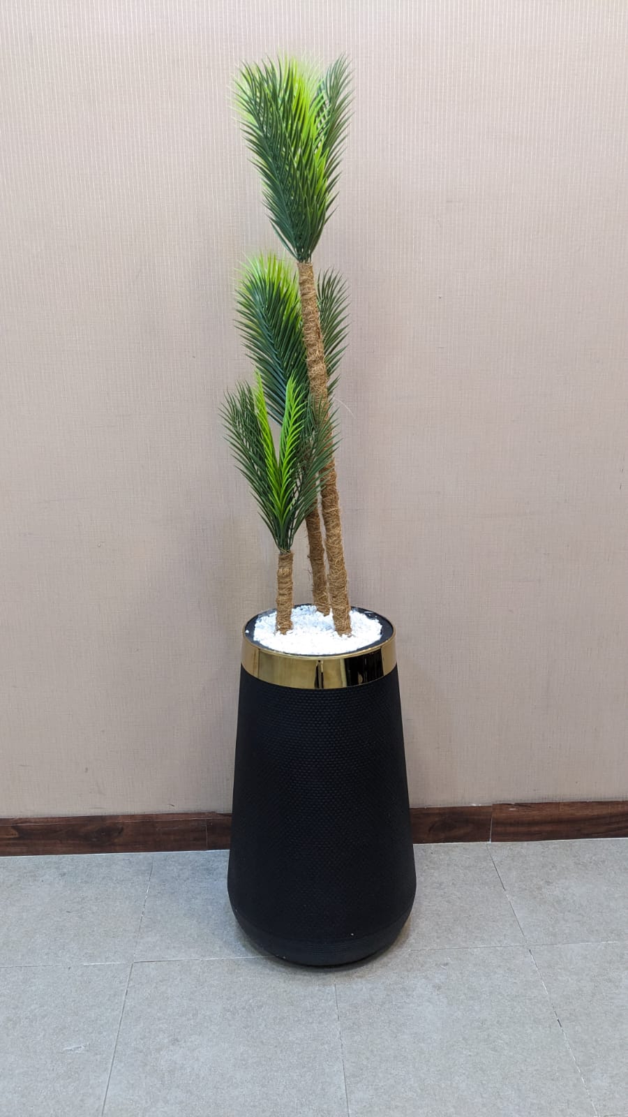 New Artificial Decorative Planter Palm Foliage