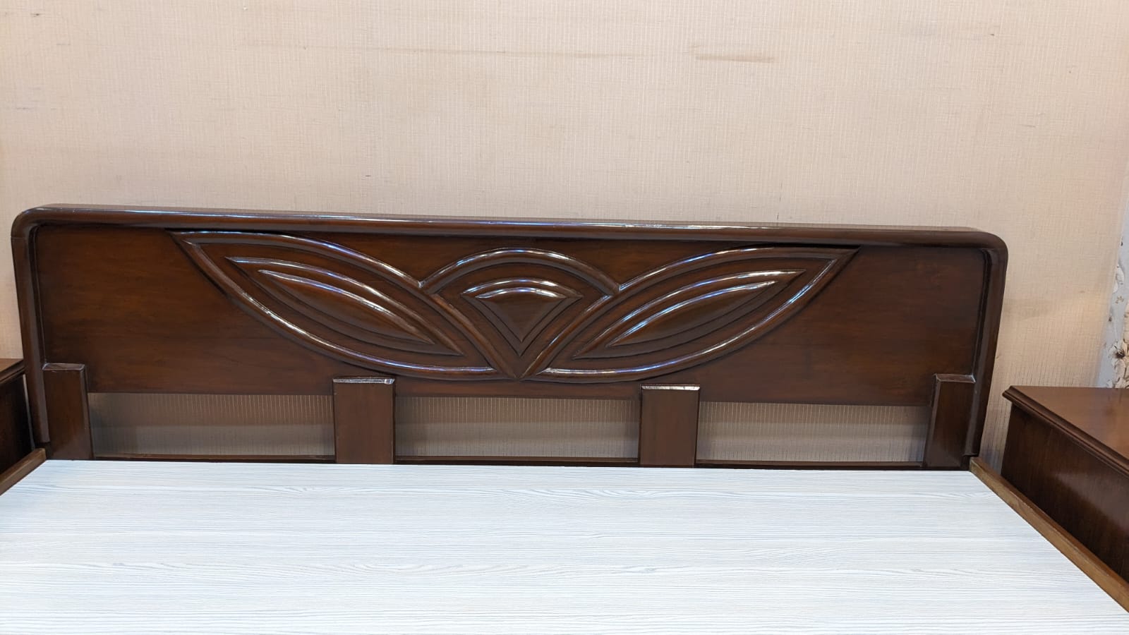 Double Bed with 2 Side Tables