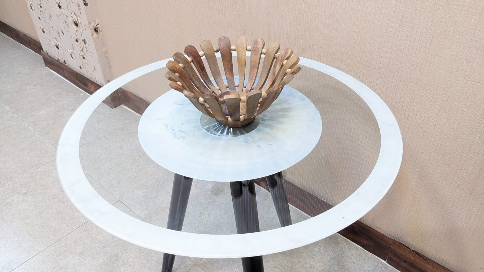 Rotating Top Corner Table