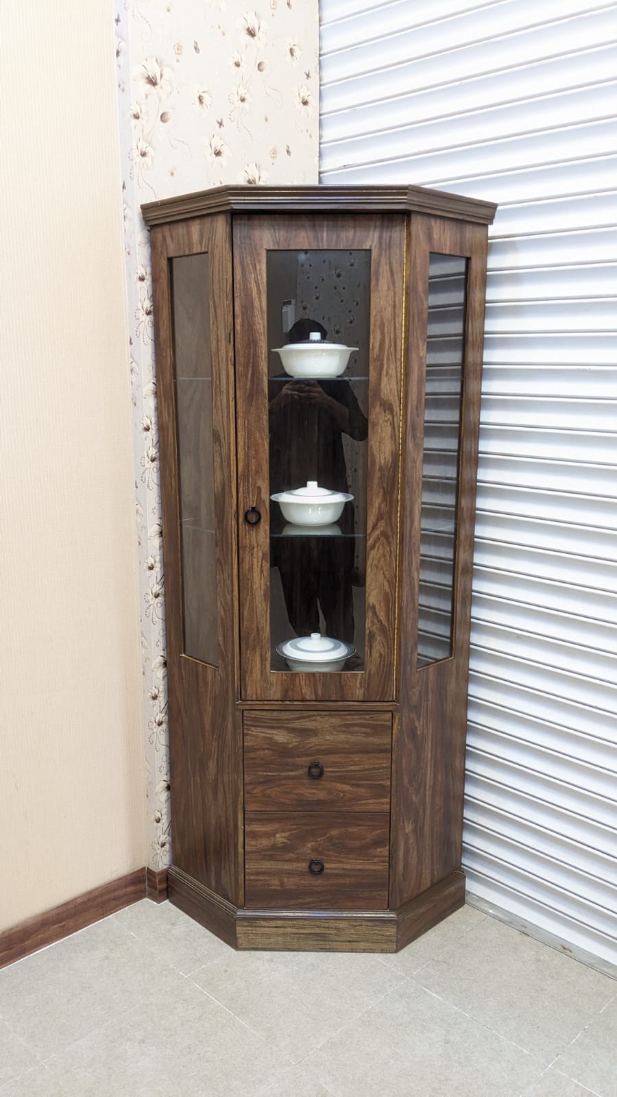 New Corner Display Shelf