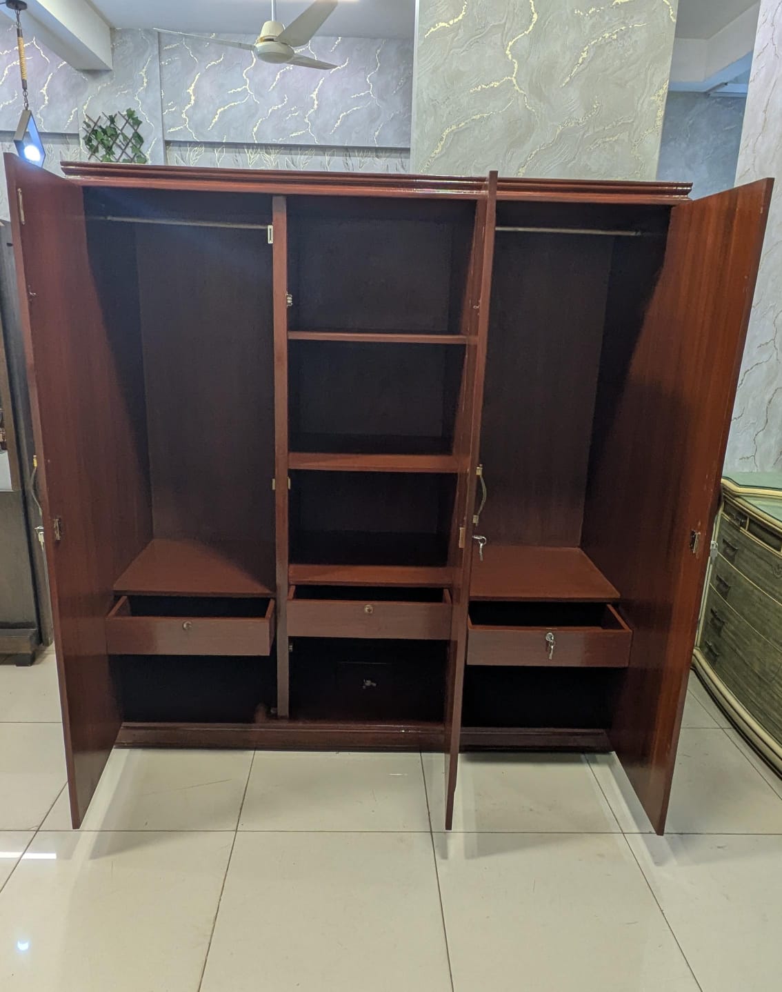 Sheesham Wood 3-Door Almirah