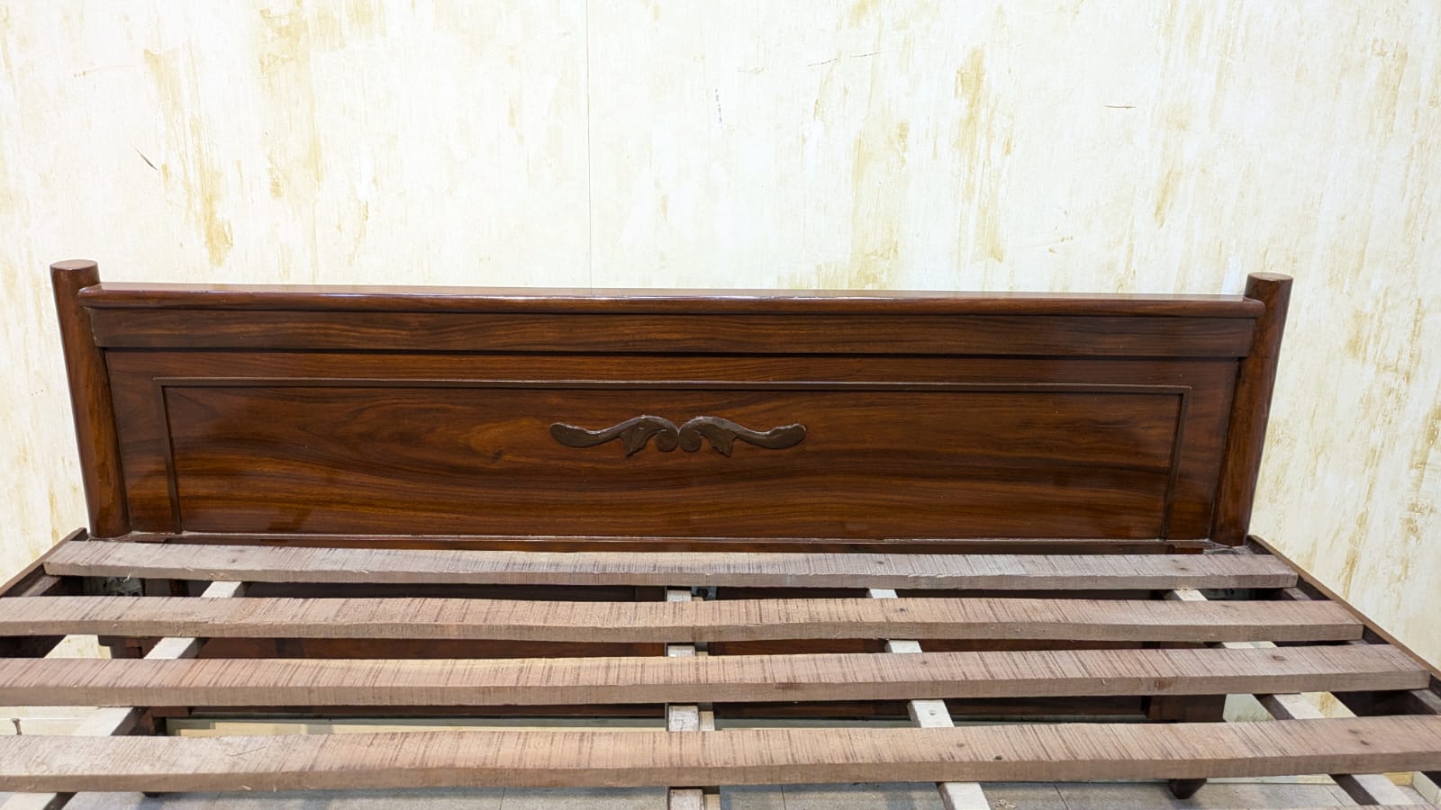 Queen Size Bed Solid sheesham wood