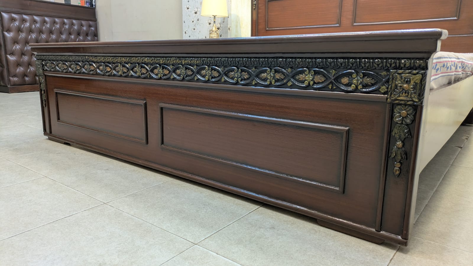 Elegant Sheesham Wood king Size Bed with 1 side table