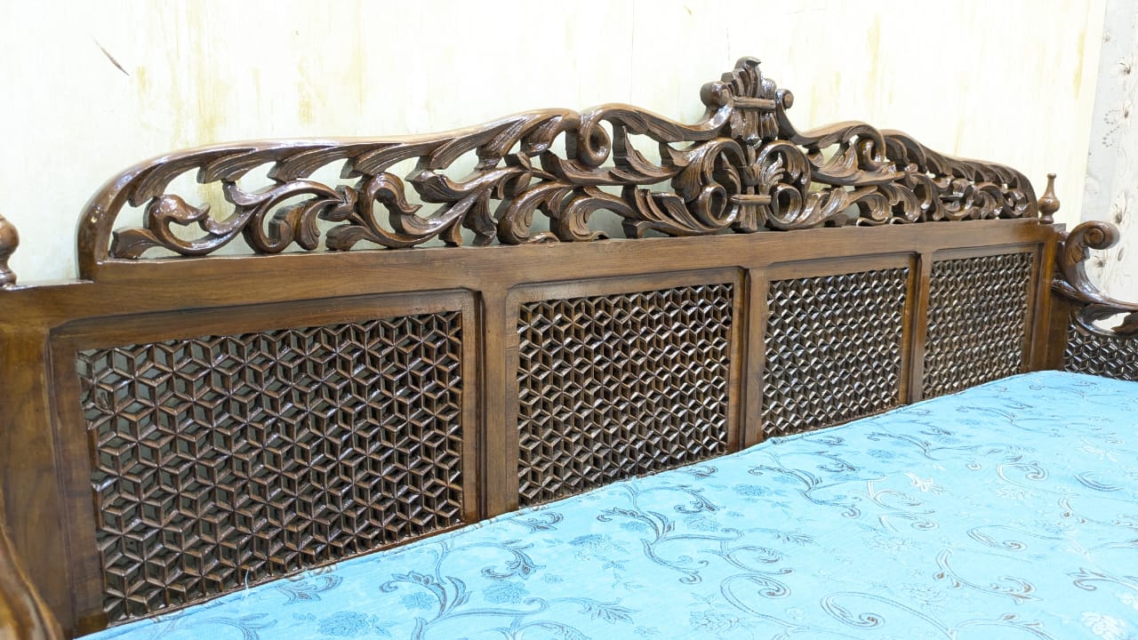 Antique 5 Seater Sofa Set