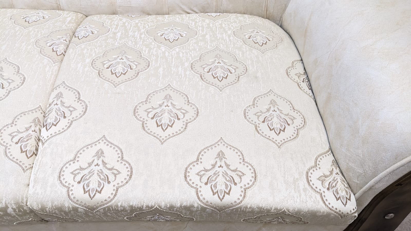 Stylish 7 Seater Sofa Set