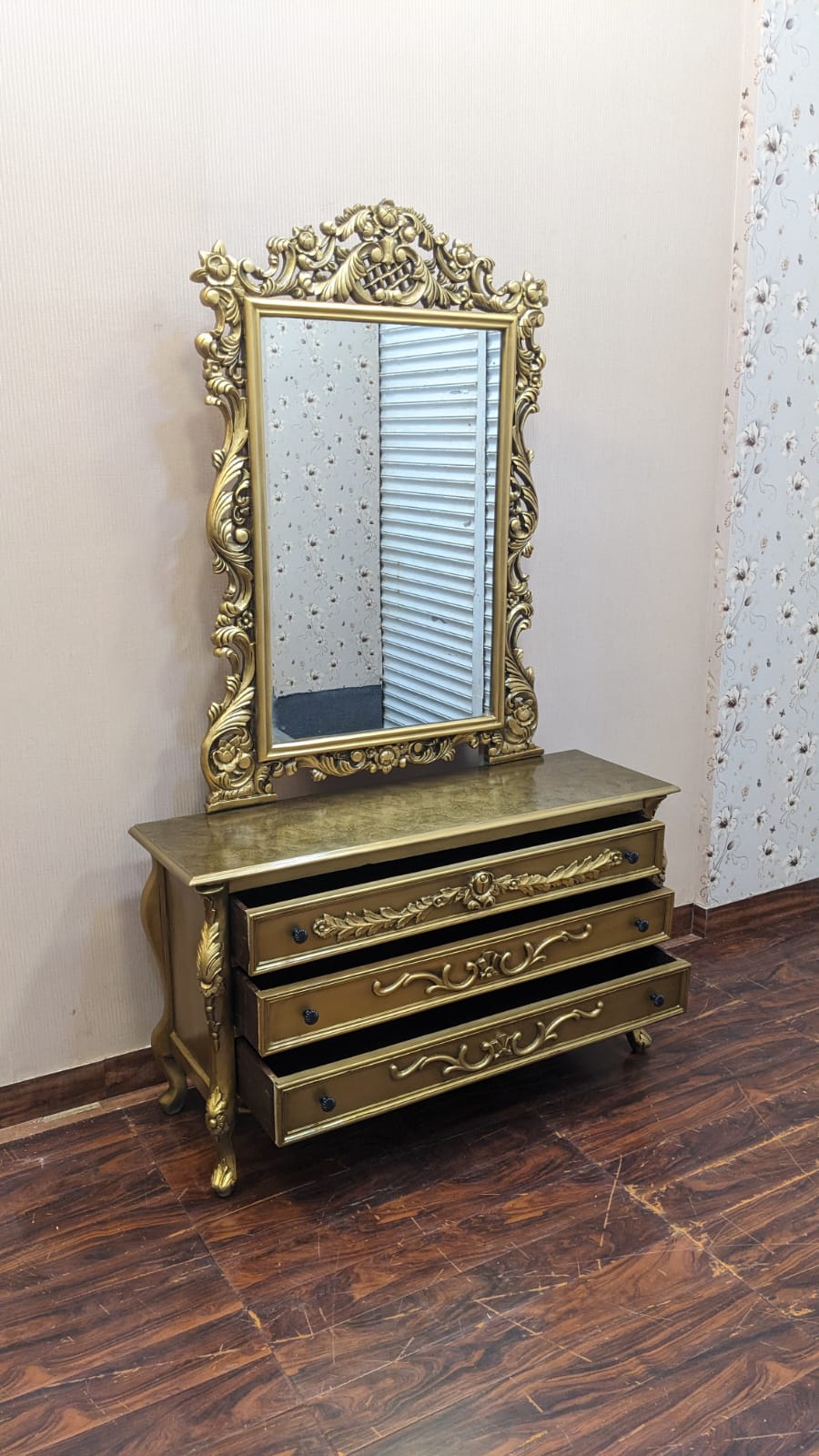 Solid Sheesham Wood Chinioti King Size Bed Set