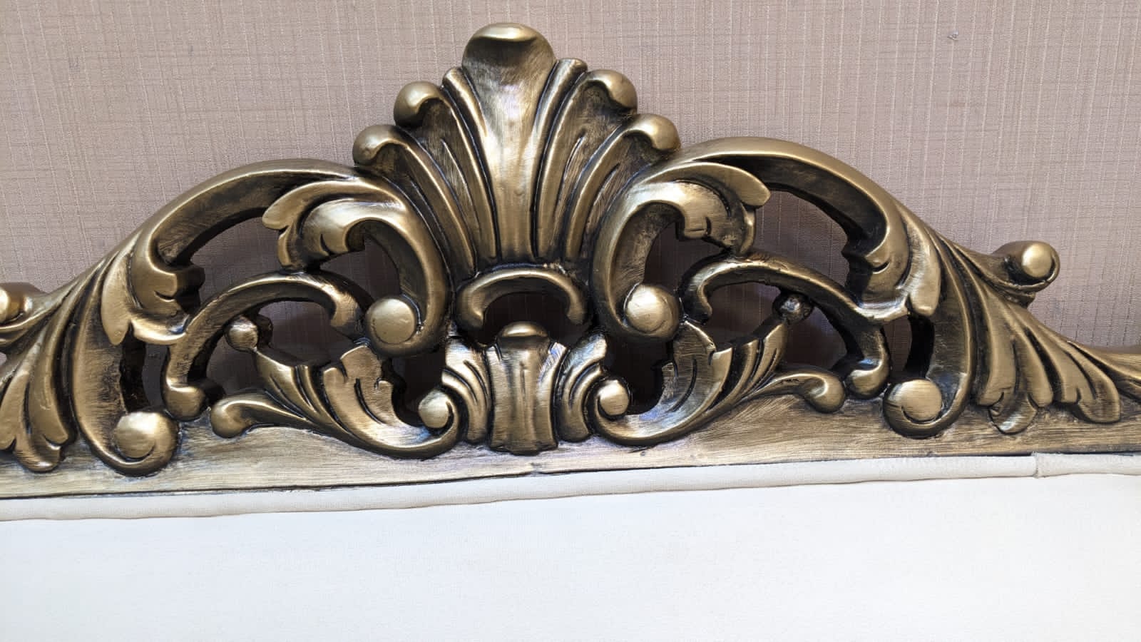 Solid Sheesham Wood 5 Seater Chinioti Sofa Set