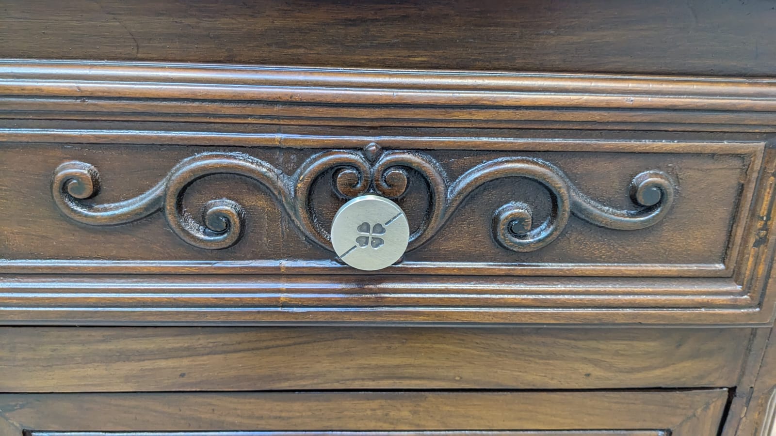 Solid Sheesham Wood King Size Bed With 2 Side Tables and Dressing Table