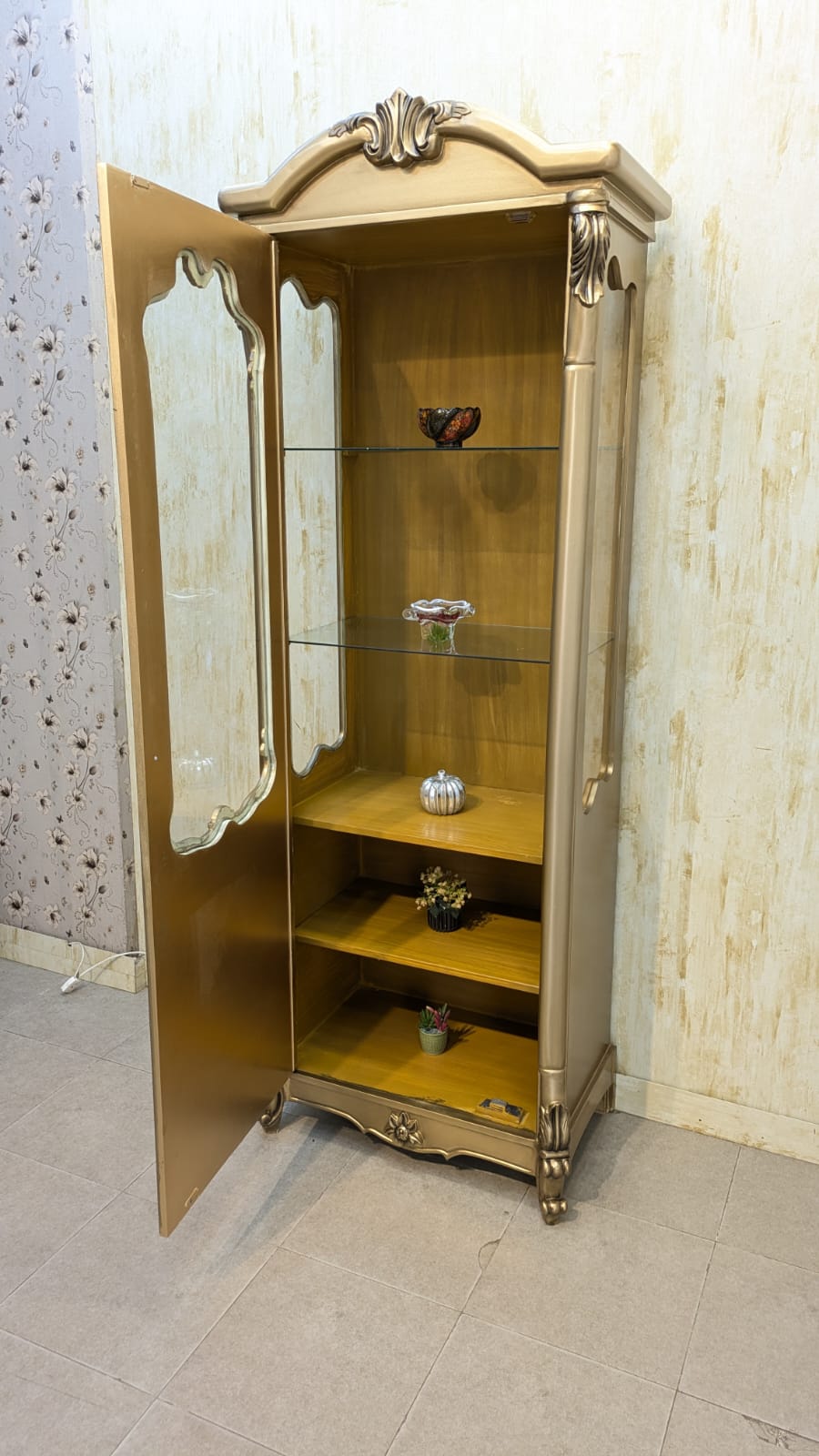 Brand New Unused Crockery Divider