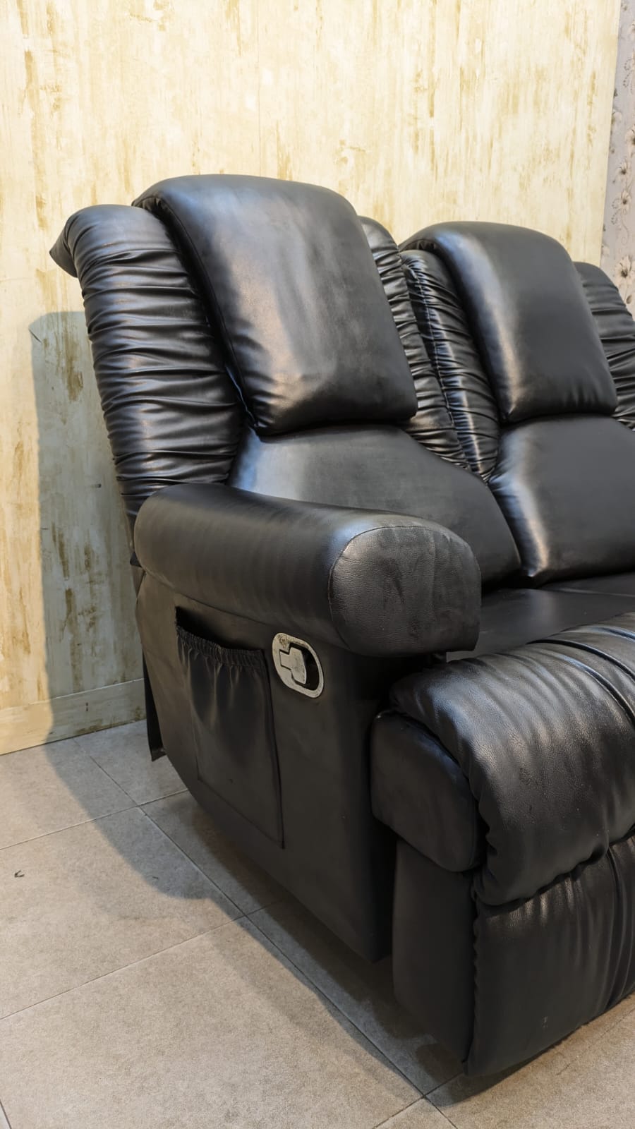 Super Comfortable 2-Seater Recliner Sofa
