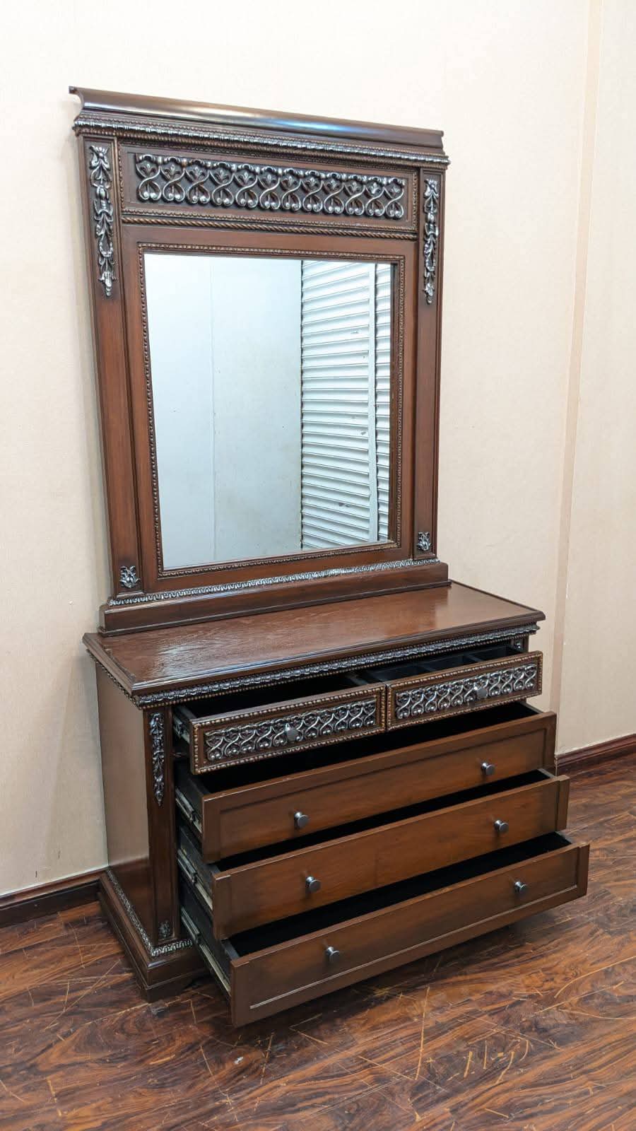 Queen Size Bedroom Set