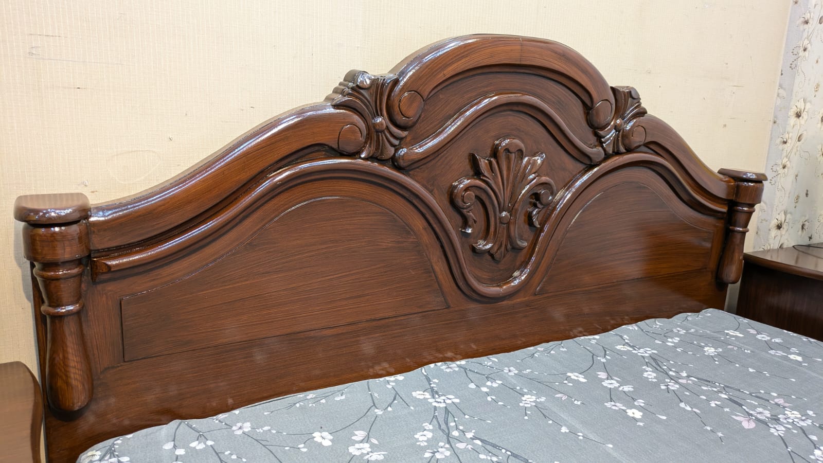 Diyar Wood King Size Bed with 2 Side Tables