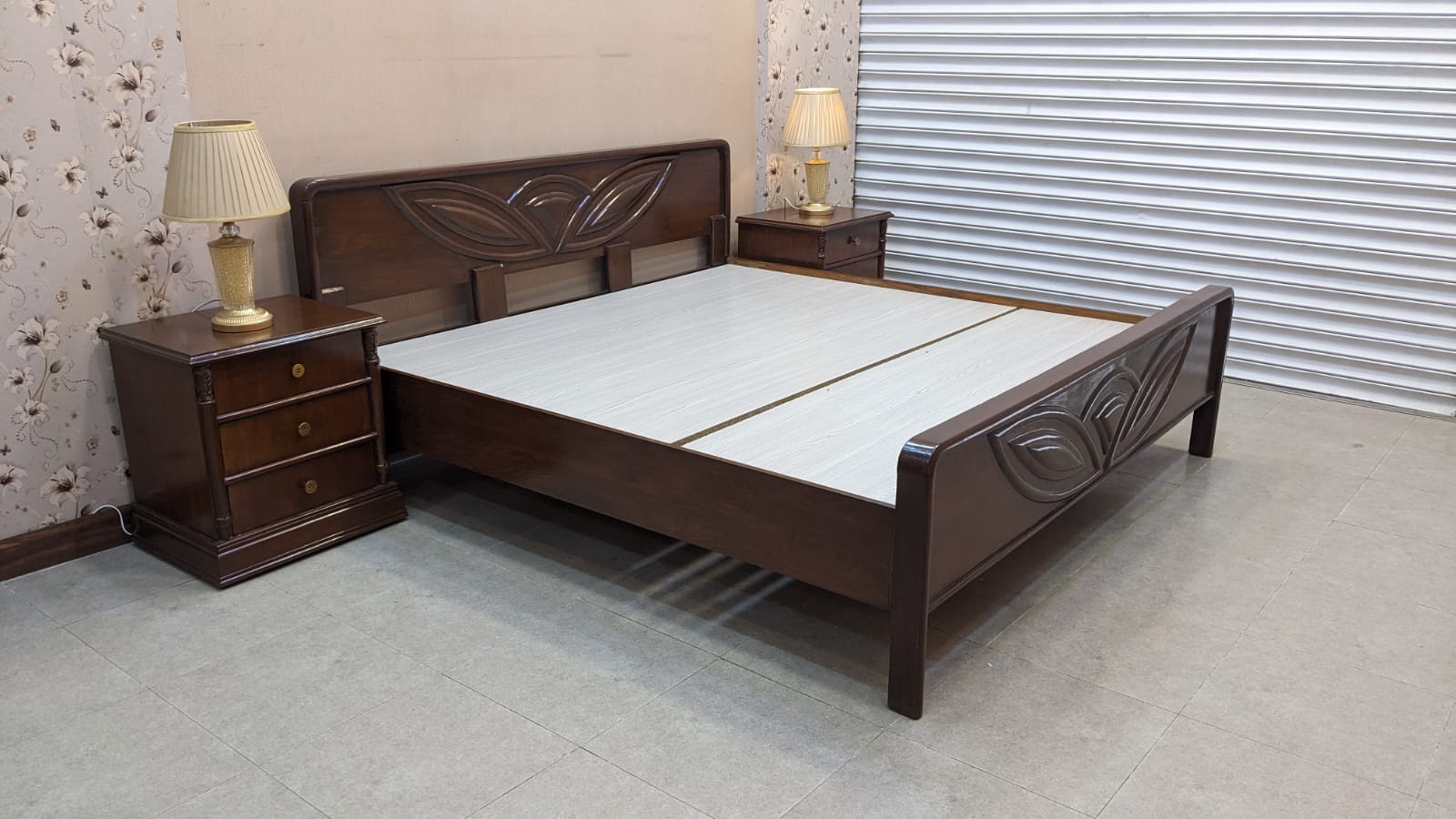 Double Bed with 2 Side Tables