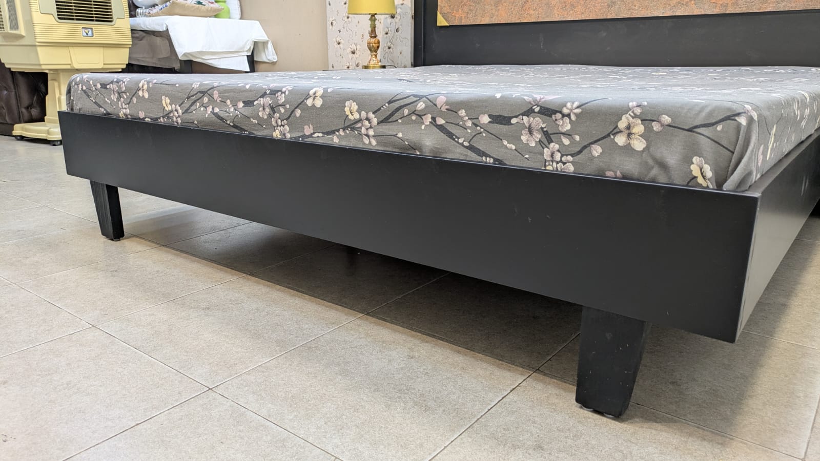 King Size Bed With 2 Side Table