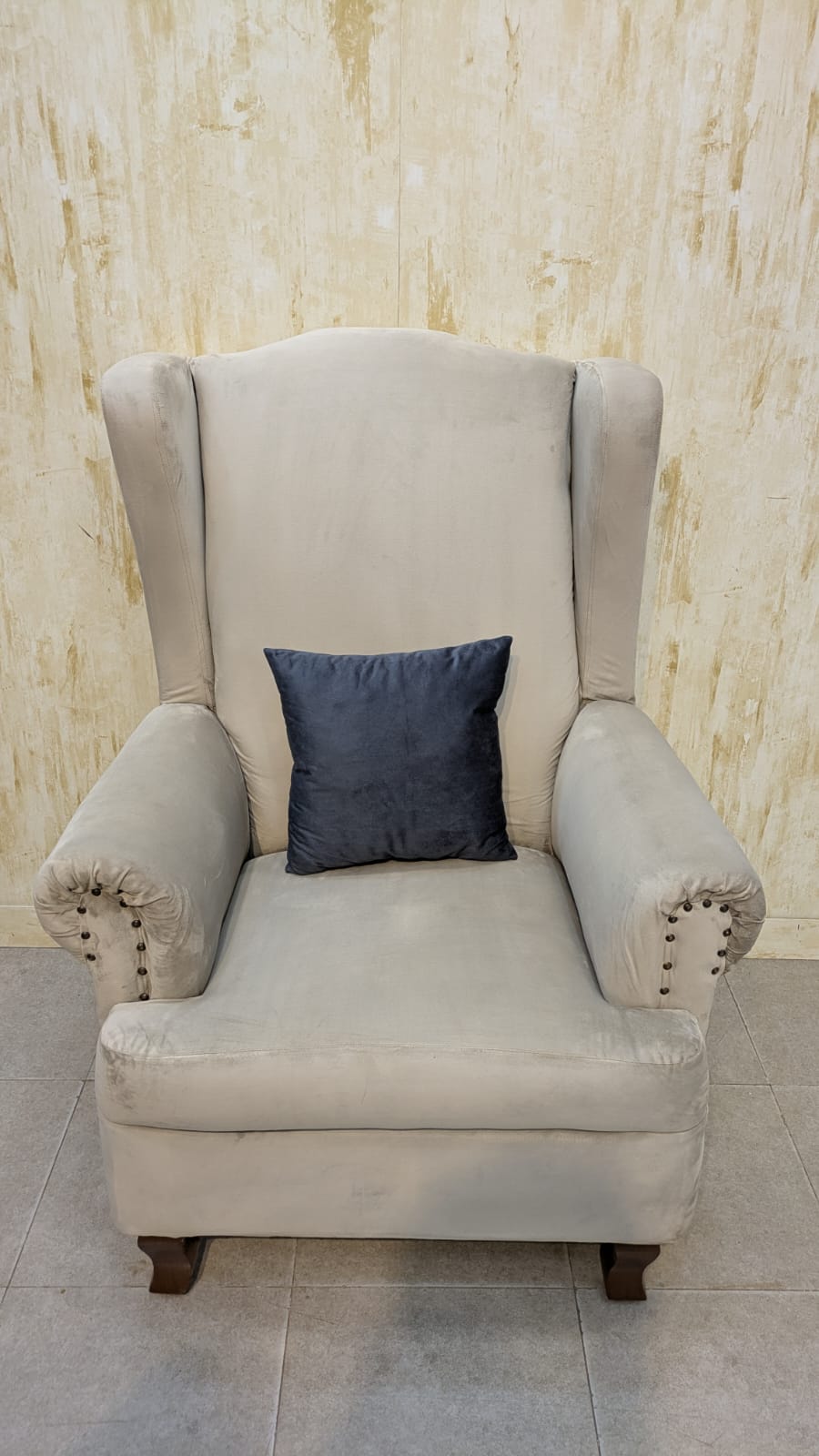 Comfortable 4 Seater Sofa Set