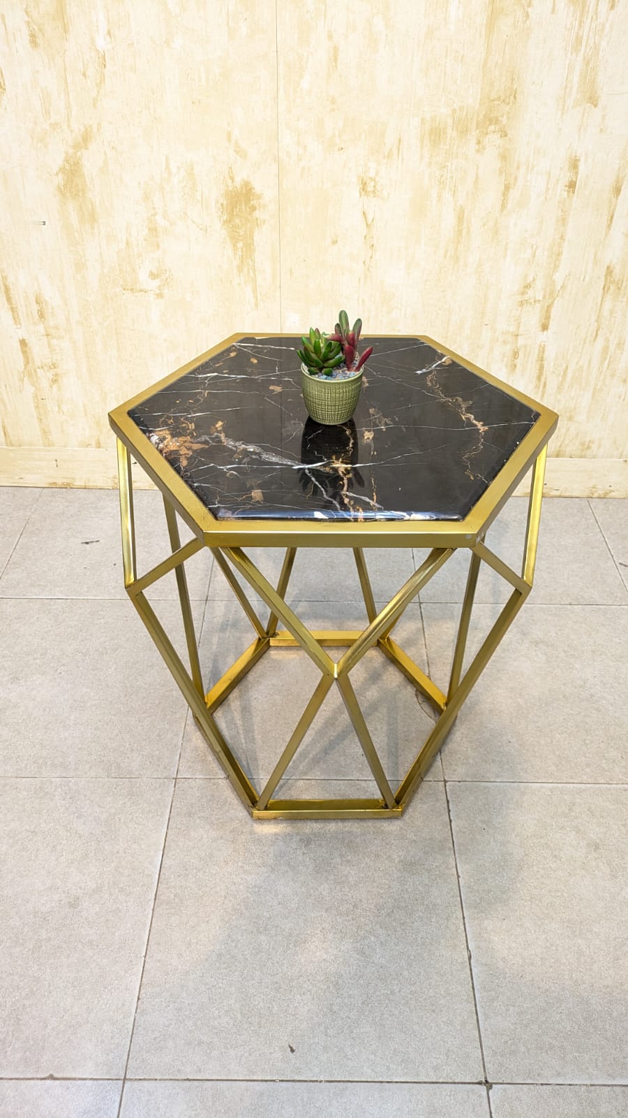 Corner table
