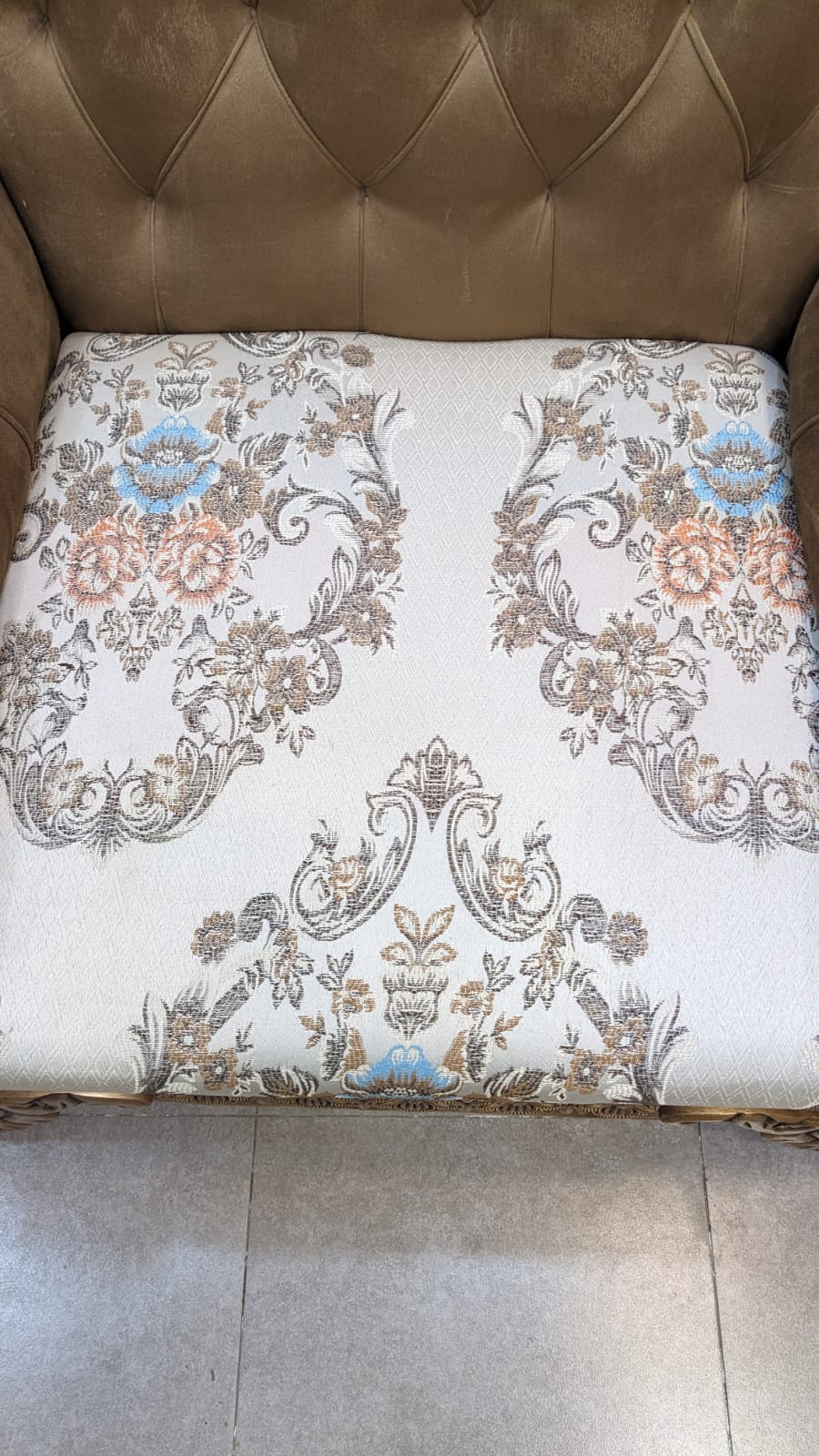 Luxurious 7 Seater Sofa Set