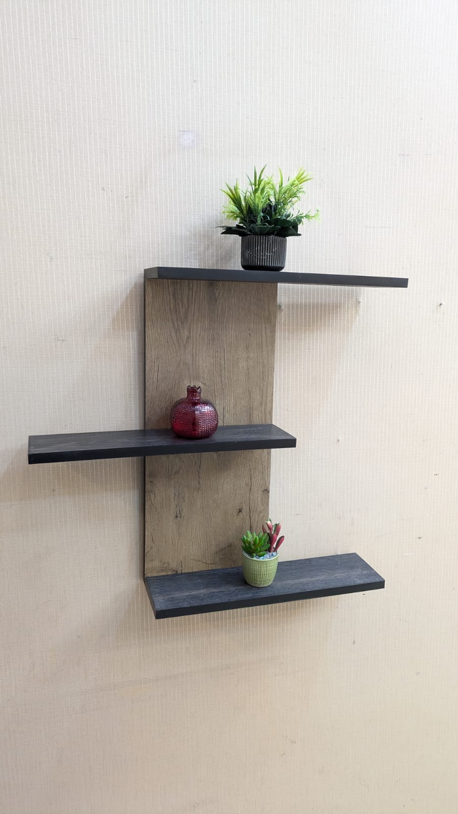 BRAND NEW WALL MOUNTED DISPLAY SHELF