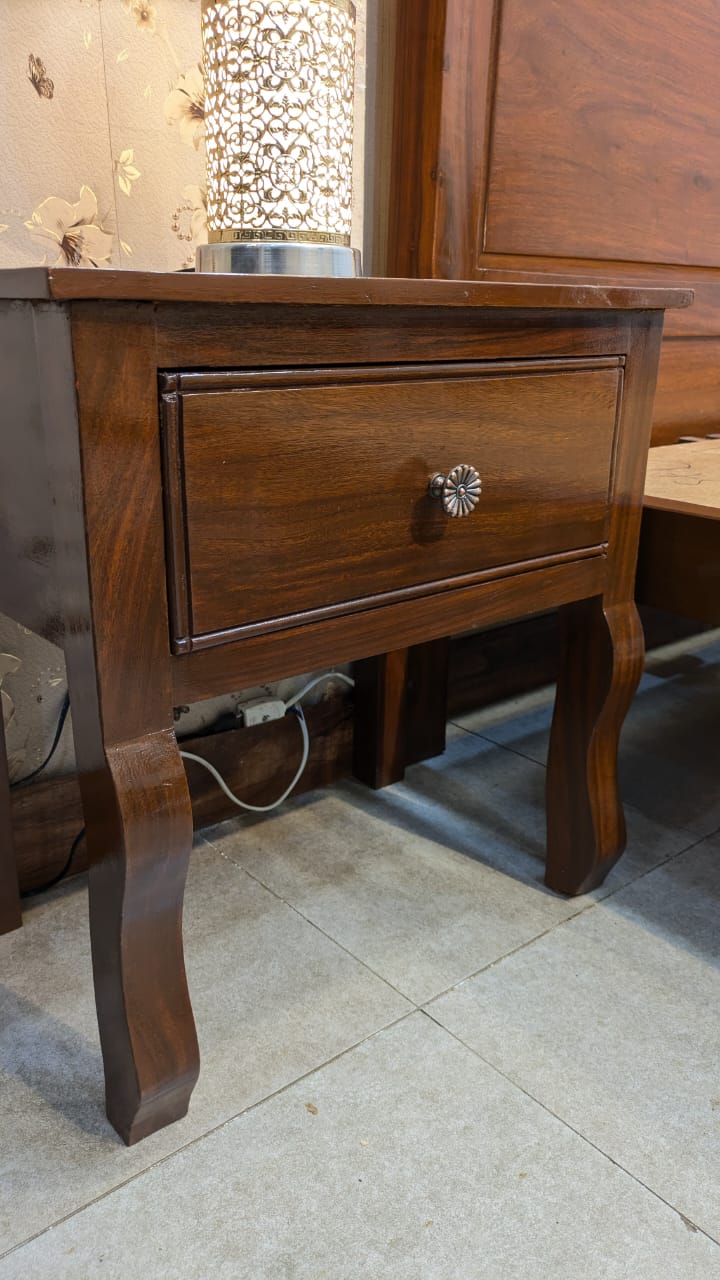 Solid Sheesham Wood Pair Of Single Beds with 2 Side Tables