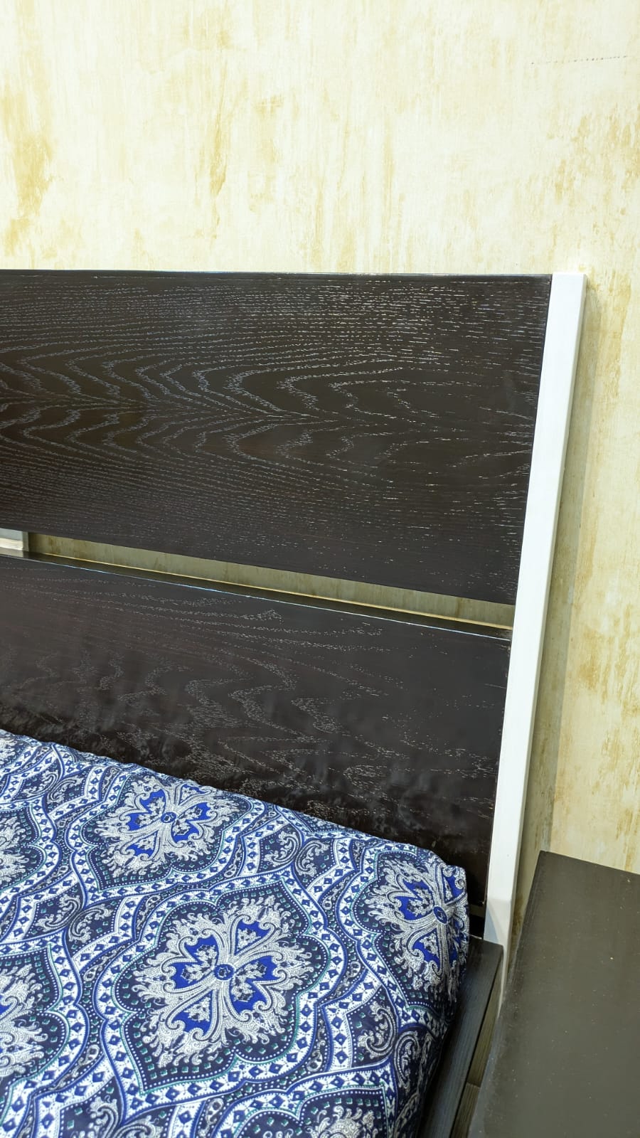 King Size Bed With 2 Side Tables