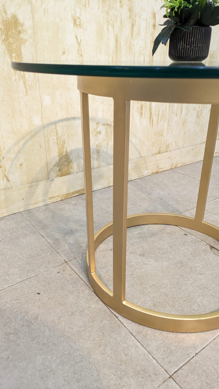Corner Table