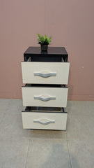 MODERN 3-DRAWER CHEST OF DRAWERS